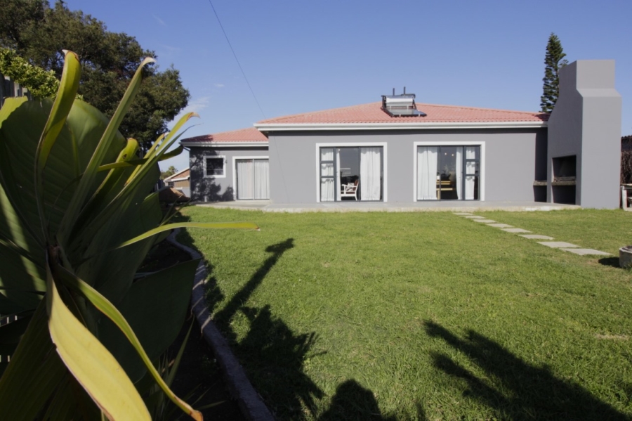 3 Bedroom Property for Sale in Wavecrest Eastern Cape